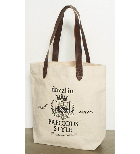 表紙・巻頭 藤井リナ、「dazzlin」初のブランドブックがついに登場