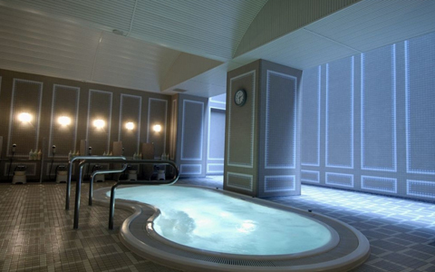 スパとプラネタリウムでリラックス