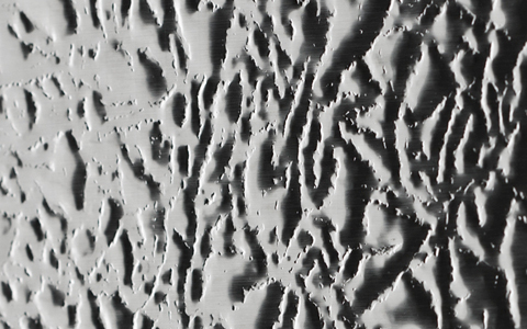 黒で装うドレッシーなキッチン