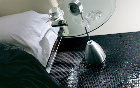 黒で装うドレッシーなキッチン