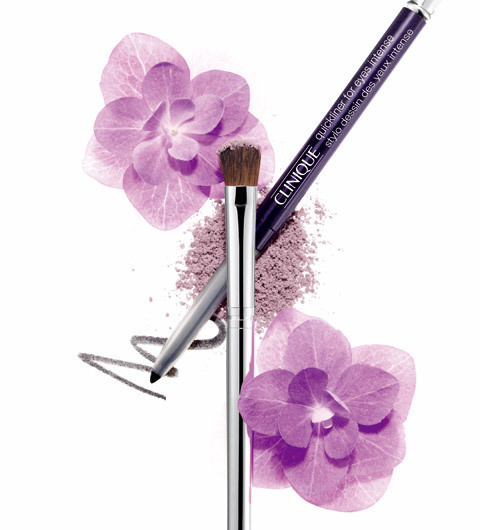 ドラマティックなまなざしを手に！　クリニークからアイライナーが新登場