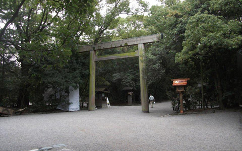 アンリ流パワースポットの巡り方「楽・近・早の女子開運旅に熱田神宮」