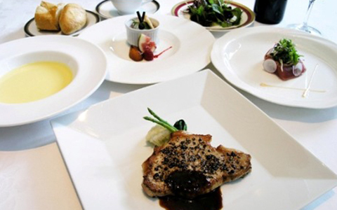 ホテルで完璧なキャリアウーマンになろう