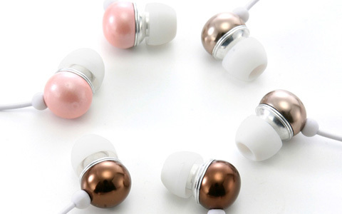 なんとカチューシャから音楽が聴けることに