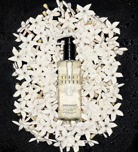 すばやくしっかりメイクオフ！ボビイ ブラウンから「スージング クレンジング オイル」が新発売