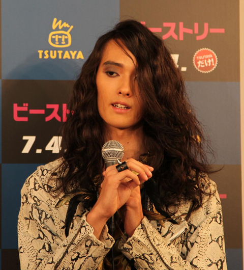 話題騒然 ネガティブすぎるイケメンモデル 栗原類が野獣系ファッションに