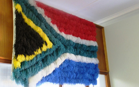 「地球の贈り物に出会う」南アフリカの旅（2） “世界一"　モードなトリに会いに行く！