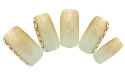 上品ネイル　シャイニーストーン