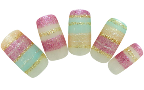 気分が高まるカラフルネイル　マルチボーダー