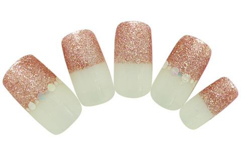 真夏の太陽をイメージ　ラメフレンチ