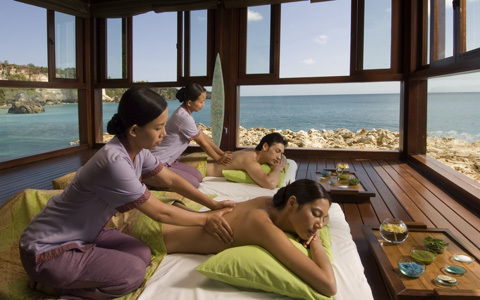 バリ島で「究極のハネムーン」を展開中