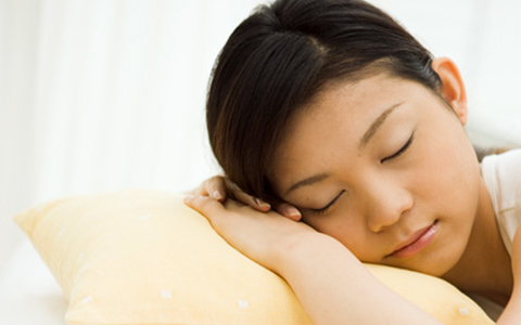 ココまでカバーできる！クマ隠しメイク方法