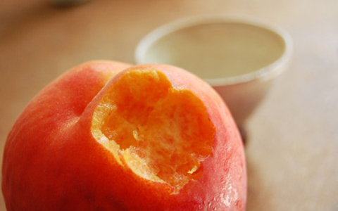 初夏限定の開運パワーフルーツ　桃