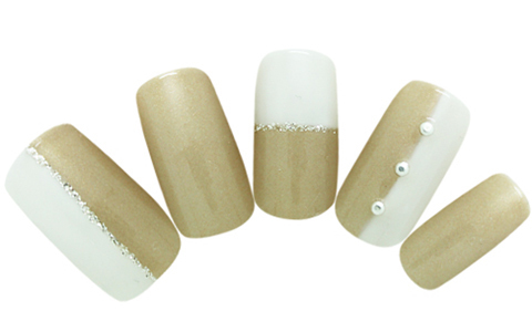 大人のセンス引き立つネイル　セパレーション