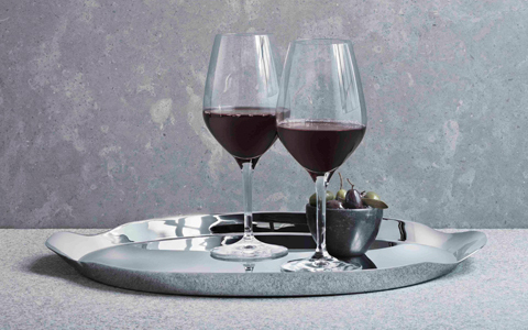 ワイン愛飲家に向けた ワイン & バー コレクション登場