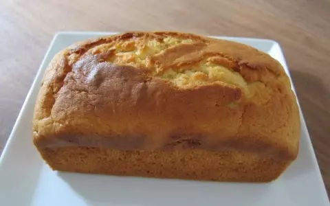 バナナブレッド　Sサイズ ￥735／Lサイズ ￥945（写真はLサイズ）コスパ抜群。断然Lをオススメします！