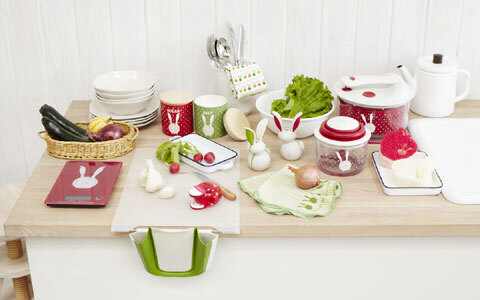 「アフタヌーンティー」と「シェフン」がコラボしたキッチングッズが発売