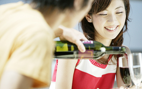 「ビビビッ」とくる、恋の予感は高感度?！　2人に1人は「本物の恋」に発展しているってホント？