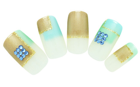 エレガントなアートネイル　スクエアーズ