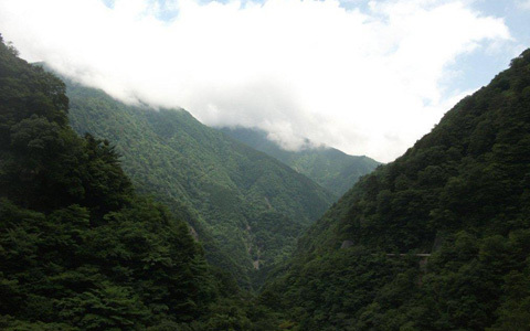 アンリ流パワースポットの廻り方「命がけの恋愛祈願と美人湯で美肌成就！寸又峡」