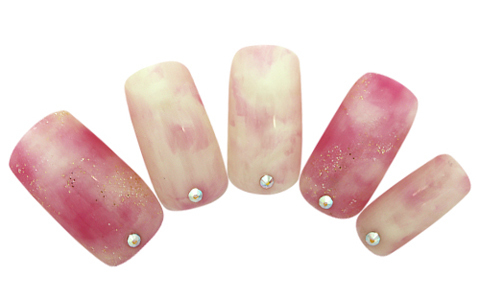 甘めピンクネイル　ストロベリーミルク