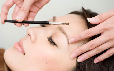 女子として当然のケアすべき●●！　パーツケアサロンで女をアゲて【眉毛編】