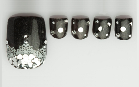 甘辛レースのフットネイル