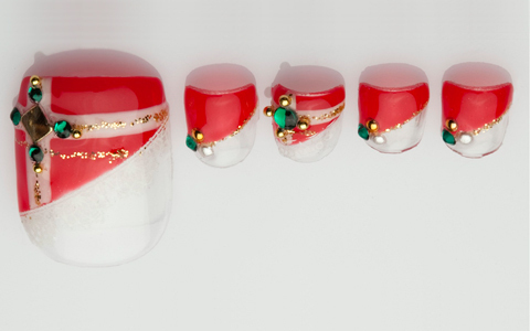 クロスビジューが個性的なフットネイル