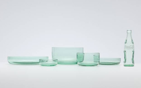 コカ・コーラの役目を終えたボトルが、テーブルウエアに！？