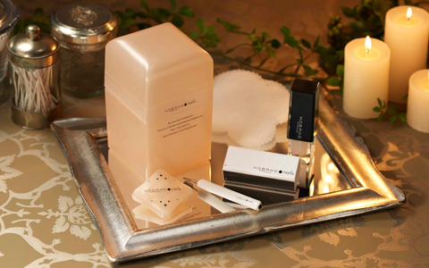 華やかな季節にぴったり、「グロッシーネイルケアセット」が、KOBAKOから登場