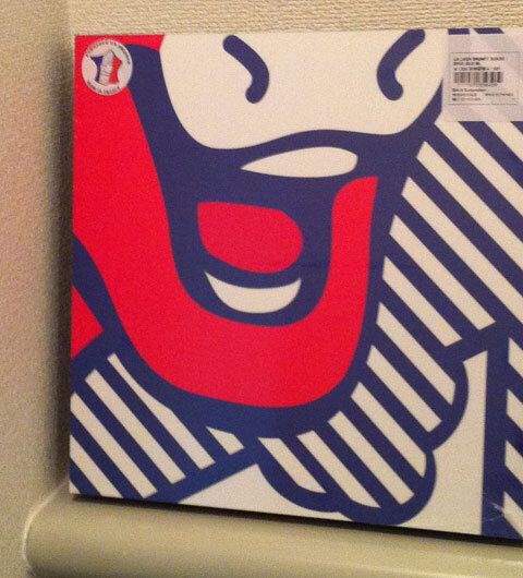 どこか見たことある「笑う牛」がインテリアショップに出没。実はウチ飲みにぴったりの○○に…