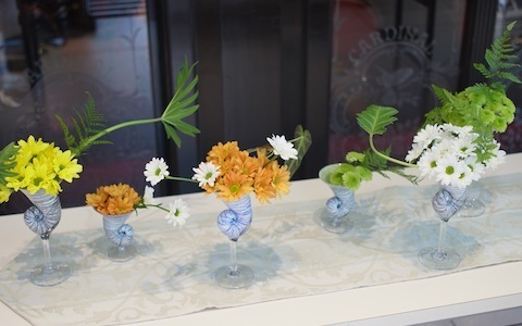 毎日異なる作品がお目見え！ 銀座ソニービル屋外で14人の「いけばな作家」がデモンストレーション