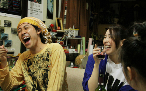  『グッモーエビアン！』主演・麻生久美子と大泉洋にインタビュー