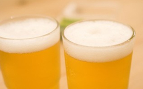 太りたくない人必見！ お酒の場でも太りにくくするテクニックとは？