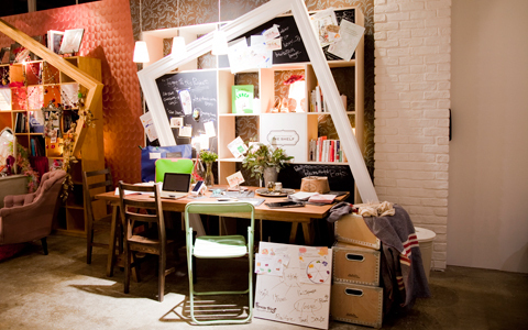 原宿に女子力UPスポット期間限定オープン！人気モデルらによるスマホの新たな楽しみ方