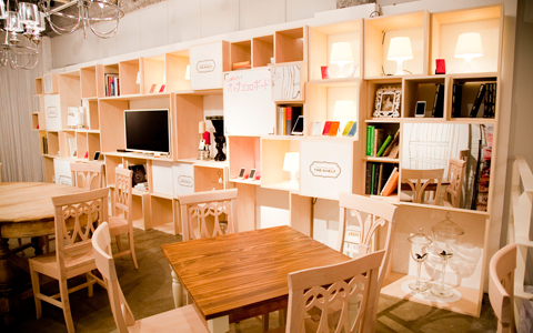 原宿に女子力UPスポット期間限定オープン！人気モデルらによるスマホの新たな楽しみ方