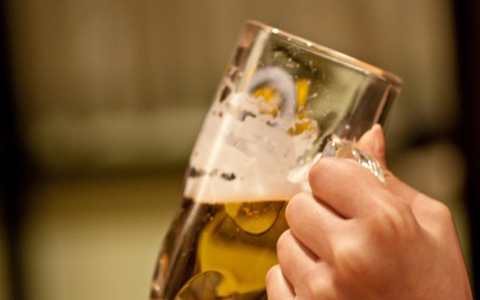 飲み会ラッシュ！二日酔いナシで乗り越える秘訣