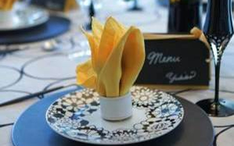 今年のクリスマスをハッピーにするには、イエローがいい！？