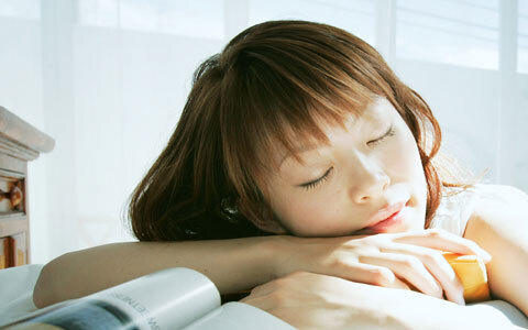 眠気に打ち勝て！睡魔からの緊急避難方法