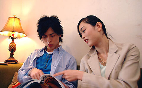 共通の話題で2人の距離が縮まる?! お部屋でのまったりデートにぴったりな雑誌『オトナファミ』って？