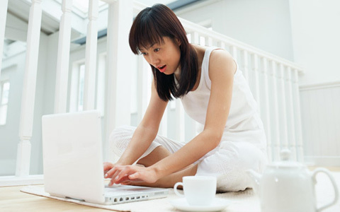 フェイスブックは恋の敵？　それとも出会いの味方？