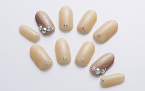 象牙のようなアイボリーネイル