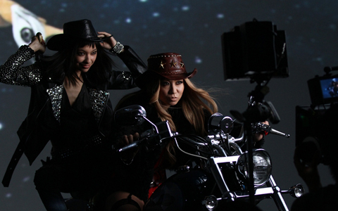 『ピンク スパイダー inspired by バッファロー5人娘』配信記念　倖田來未＆蜷川実花インタビュー