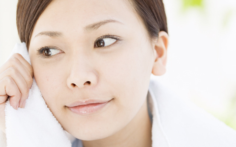 春のお肌ダメージは紫外線だけじゃない！？　“日中用美容乳液”で夕方まで美肌キープ