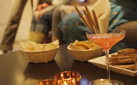 アルコールに弱い男性は口説くのが不利という話