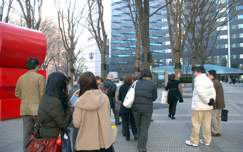 旅行に持っていくのは、ガイドブックでも地図でもなく、●●だけでOK