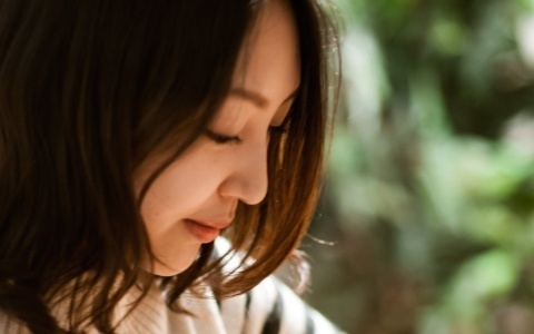 生理不順が肌荒れを招く！？ 知っておきたいホルモンバランスのこと