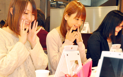 女子力アップの秘策は●●だった？　オスカーモデルと過ごす女子会に潜入