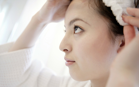 1日2回のアレで、顔のたるみを防ぐ簡単テクニックとは？