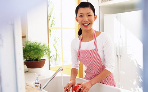 昼ドラ的「姑VS嫁」は過去のもの!? 　8割は「義母との関係が良好」